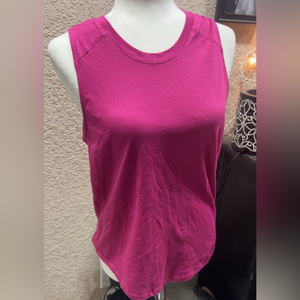 Peloton Studio Scoop Tank Size S NWT Pink Workout Top - Picture 1 of 4